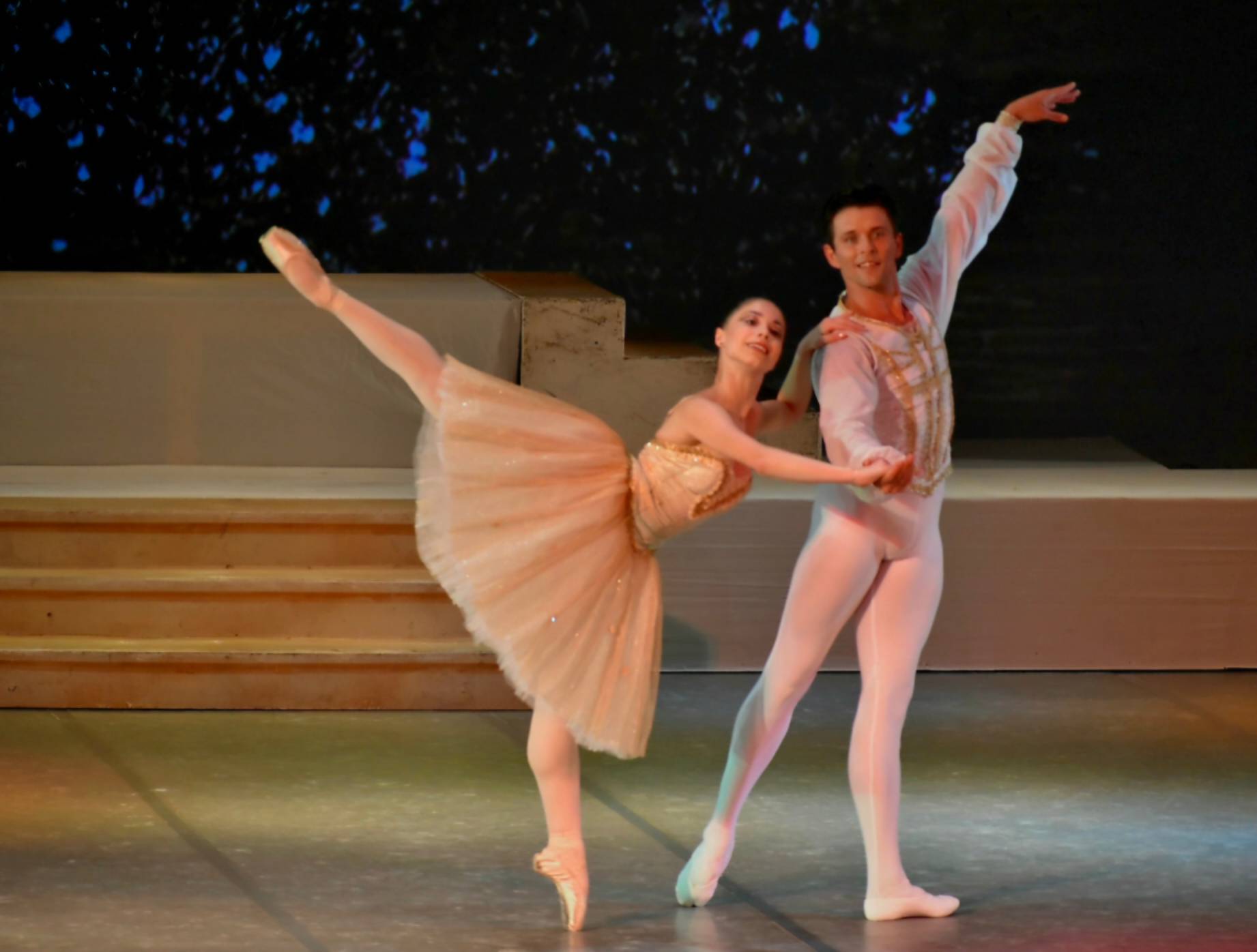 Илина Константинова и Емил Йорданов като принцеса Аврора и принц Дезире